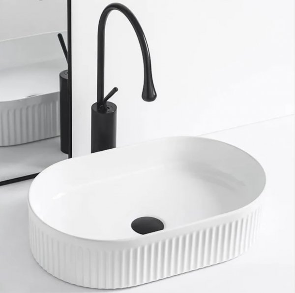 Umywalka nablatowa ceramiczna ryflowana REA VANDA biała