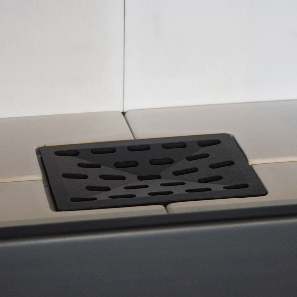 Piec stalowy KARI 70 fi 150 8 kW kominek w zabudowie z czarnym wnętrzem