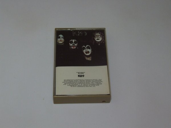 Kiss - Kiss (MC)