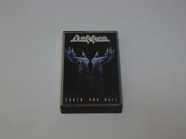 Dokken - Tooth And Nail (MC)