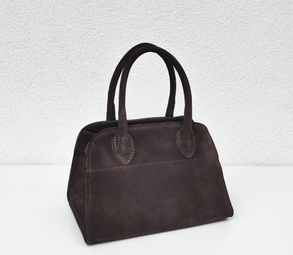 Mini zamszowy czekoladowy kuferek Vera Pelle