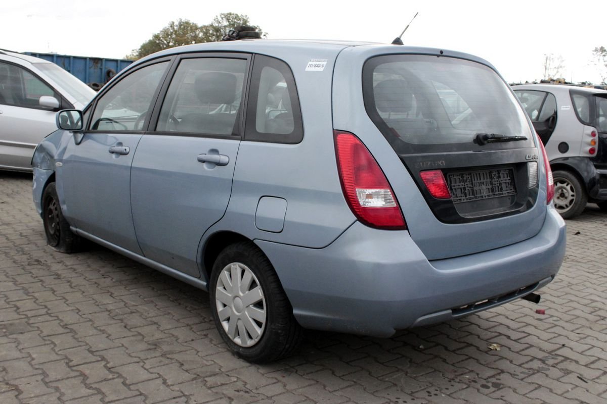 Что лучше сузуки лиана или форд фьюжен - 98 фото