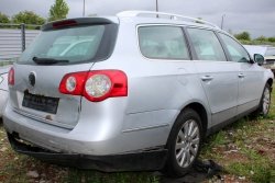 Zamek drzwi tył prawy VW Passat B6 2005 2.0TDI BKP Kombi