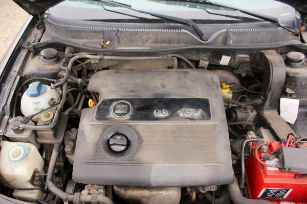 Pas przód + chłodnice Seat Toledo II 2003 1.6i BCB Sedan 