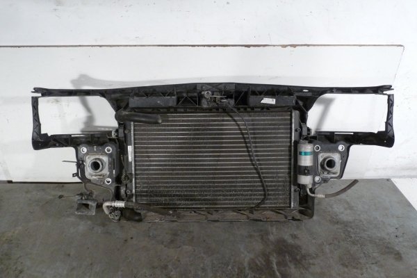_Pas przód chłodnice  Audi A3 8L 2000 Hatchback 3-drzwi 