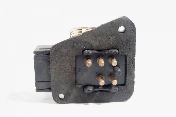 Rezystor opornik Mercedes W124 1984-1995