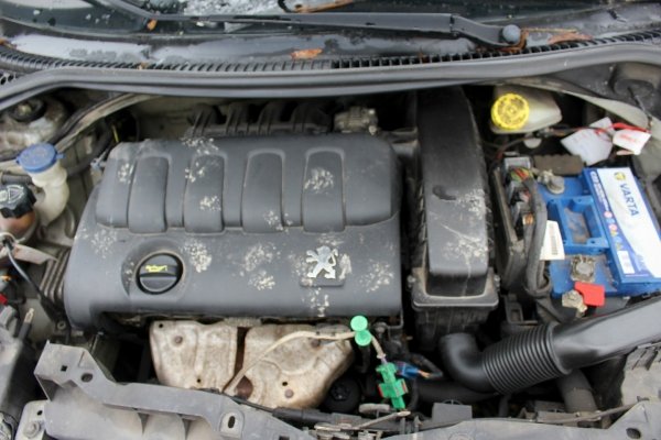 Zwrotnica przód lewa Peugeot 207 2006 1.4i KFU Hatchback 3-drzwi