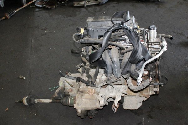 Głowica Daihatsu YRV M2 2001 1.3i K3-VE