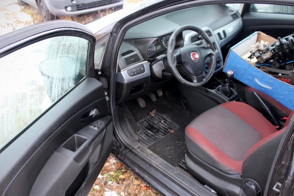 Silniczek wycieraczki tył Fiat Grande Punto 2009 Hatchback 3-drzwi