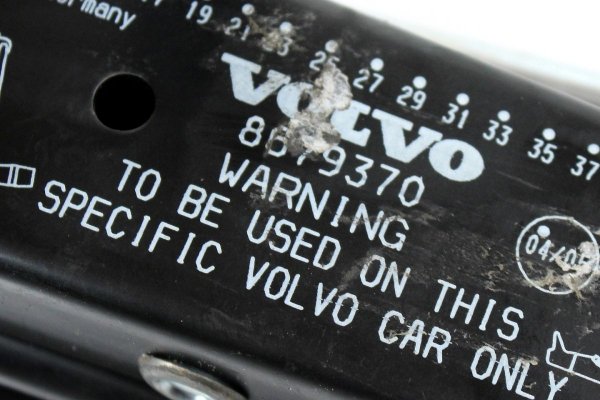 Lewarek podnośnik Volvo XC70 2005 Lift 