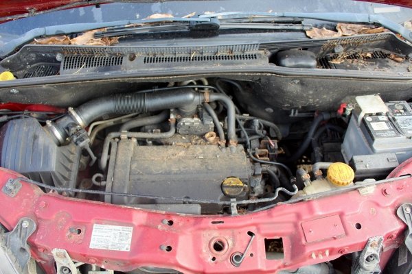 Błotnik Przód Lewy Opel Meriva A 2006 1.4i Minivan (wgniecenie, do malowania)