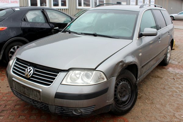 Drzwi przód lewe VW Passat B5 Lift Kombi (kod lakieru: LD7W)