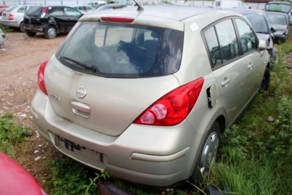 Szyba drzwi przód prawa Nissan Tiida C11 2007 Hatchback 5-drzwi