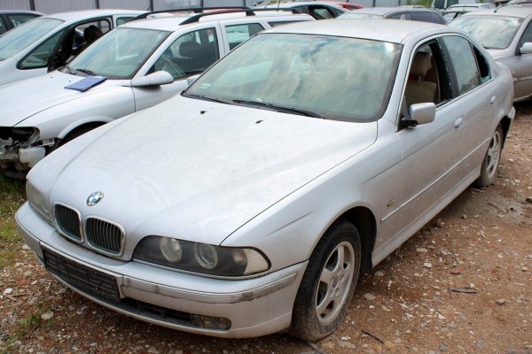 Błotnik przód lewy BMW 5 525d E39 1999 Sedan 
