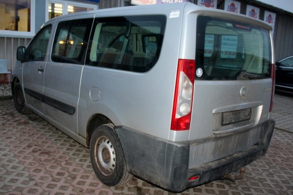 Drzwi przód prawe Fiat Scudo II 2007 Van (EZRC)