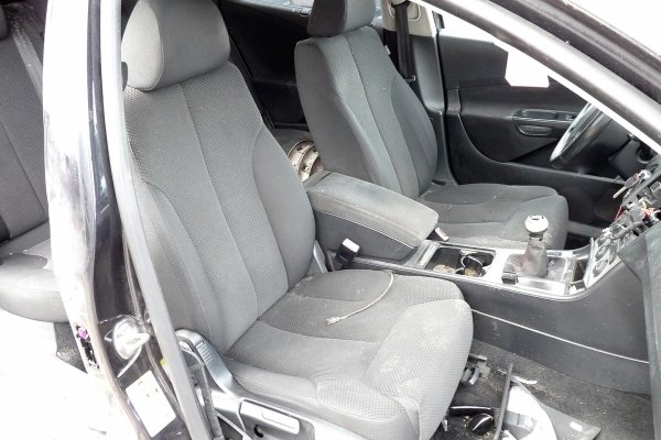 _Szyba drzwi przód lewa VW Passat B6 2007 Kombi 