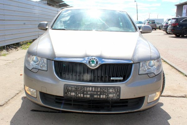 Zamek drzwi przód prawy Skoda Superb 3T 2011 1.6TDI CAYC Liftback