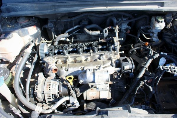 Szyba trójkątna tył prawa Kia Carens FG 2007 Minivan 