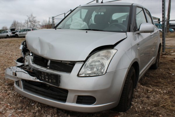 Szyba trójkątna tył prawa Suzuki Swift 2007 1.3DDiS Z13DT Hatchback 5-drzwi