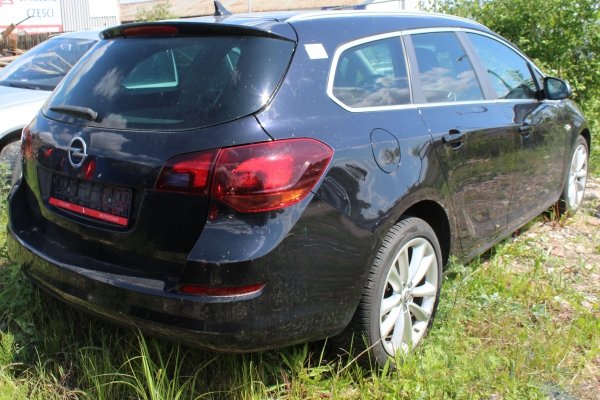 Fotel prawy Opel Astra J 2011 Kombi