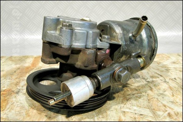 POMPA WSPOMAGANIA TOYOTA COROLLA 98 1.6 16V BRUTTO