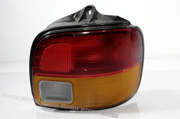 LAMPA TYŁ TYLNA PRAWA DAIHATSU CUORE 97 0.8 FV