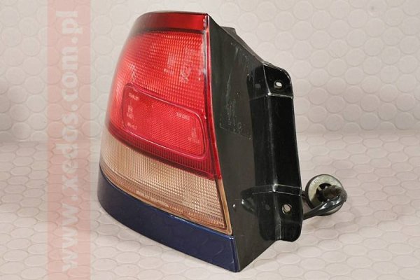 LAMPA TYLNA LEWA MAZDA 626 94 GE 5D STANLEY BRUTTO