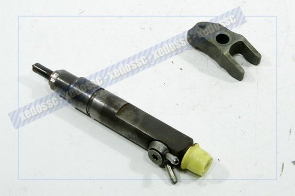 WTRYSKIWACZ WTRYSK VOLVO 850 96 2.5 TDI 046130201F