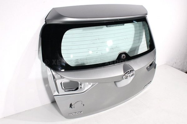 Klapa tył Toyota Auris E18 2012 HB5d