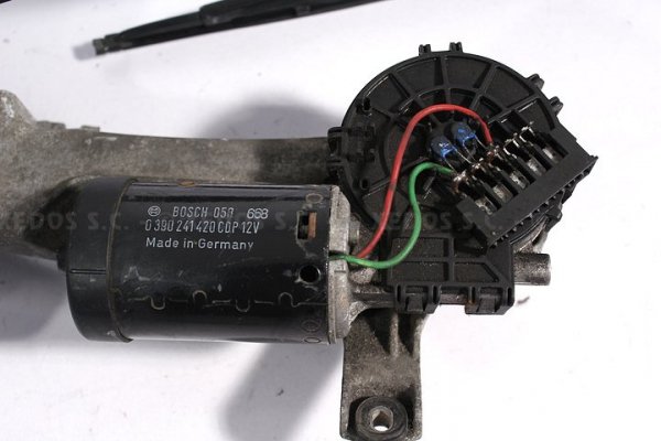MECHANIZM WYCIERACZEK PRZÓD MERCEDES E KLASA W210