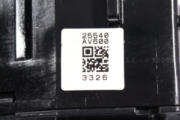 PRZEŁĄCZNIK ŚWIATEŁ NISSAN PRIMERA P12 03 2.2 DCI