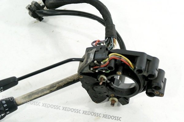 PRZEŁĄCZNIK KIERUNKOWSKAZÓW MERCEDES  W210 210 98