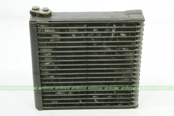 NAGRZEWNICA PAROWNIK KLIMATYZACJI AUDI A6 C5 2002