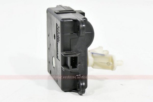 SILNICZEK REGULACJI NAWIEWU NISSAN ALMERA 02 N16