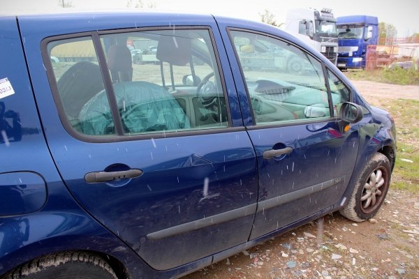 _Zderzak przód (kompletny) Renault Modus 2006 Hatchback 5-drzwi (kod lakieru: TED44)