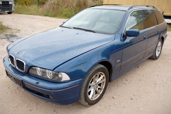 Klamka drzwi przód lewa zewnętrzna BMW 5 E39 2002 Kombi (Kod lakieru: TOPASBLAU METALLIC (364))
