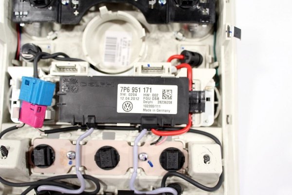 Lampka kabiny VW Touareg 7P 2012
