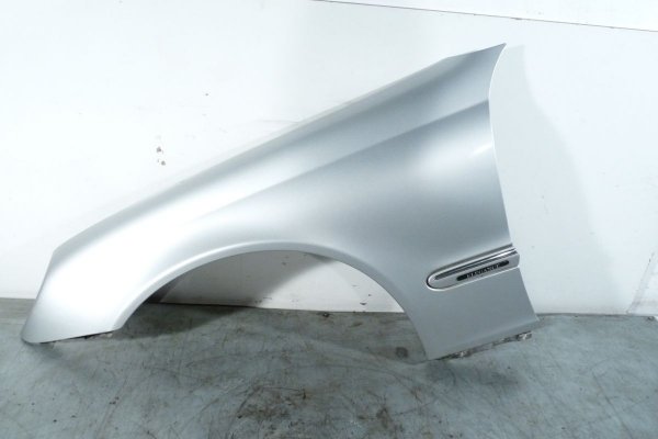 _Błotnik przód lewy Mercedes C-Klasa W203 2003 Sedan (Kod lakieru: 744)