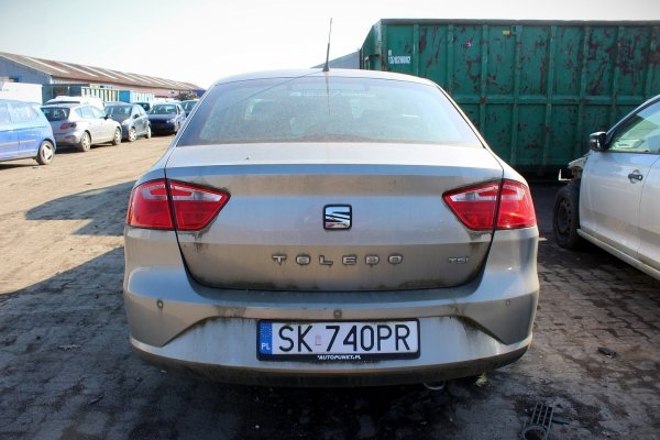 Drzwi tył lewe Seat Toledo IV 2015 Sedan 