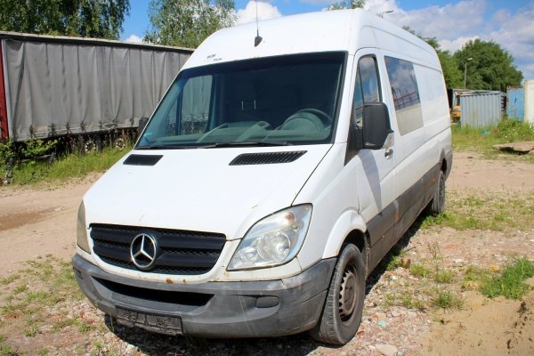 Pas przód Mercedes Sprinter W906 2008 2.2CDI 646986 Bus