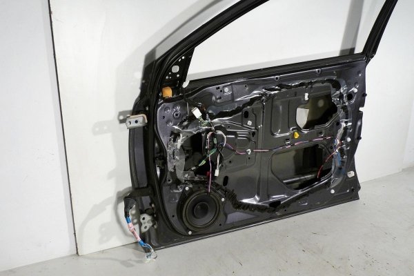 Drzwi przód przednie prawe Toyota Avensis T25 2006-2008 Kombi 1G3