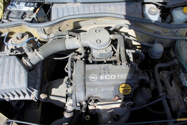 Opel Corsa C 2001 1.0i Z10XE Hatchback 3-drzwi [B/C]