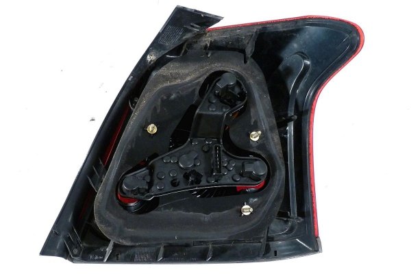 _Lampa tył lewa Toyota Avensis T25 2003-2006 Liftback