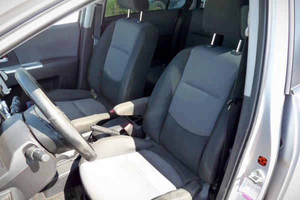 Fotel tył lewy II rząd Mazda 5 CR 2005 Van