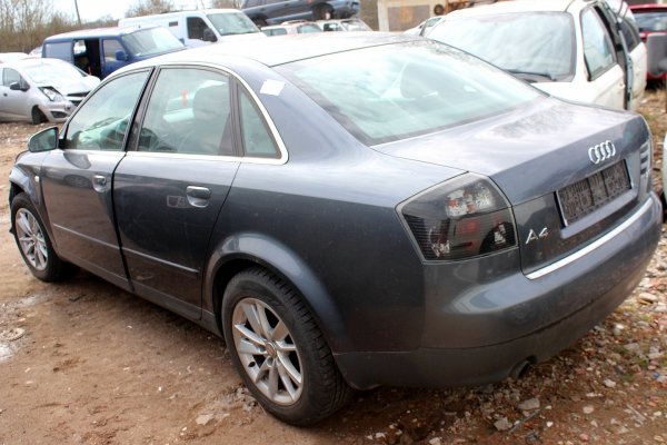 Lusterko lewe Audi A4 B6 Sedan (kod lakieru:LX72)