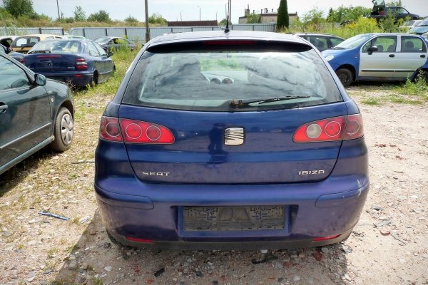 Reflektor prawy Seat Ibiza III 6L 2003 (2002-2006) Hatchback 3-drzwi 