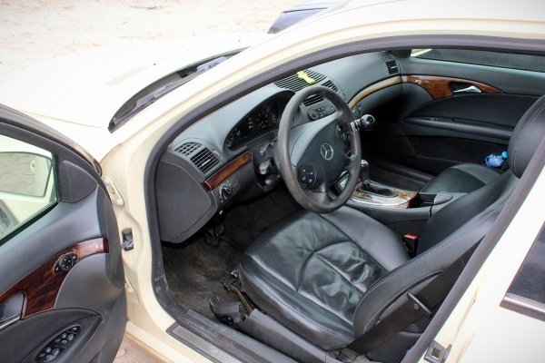 Zamek drzwi tył lewy Mercedes E-klasa W211 2002 Sedan 