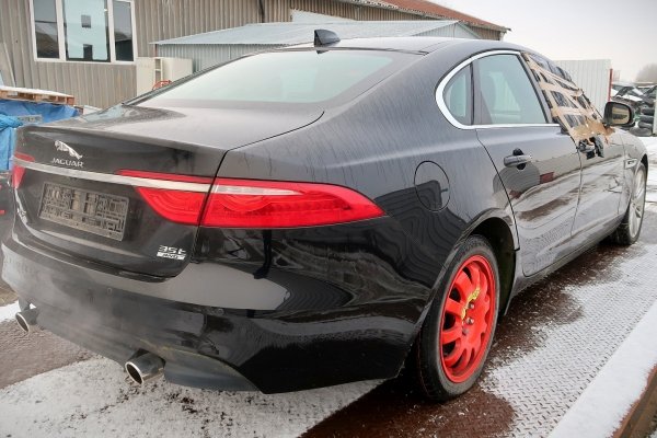 _Wygłuszenie maski Jaguar XF X260 2016 Sedan 