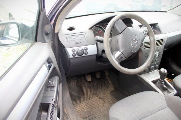 _Drzwi tył lewe Opel Astra H 2005 Kombi (kod lakieru: 4CU)