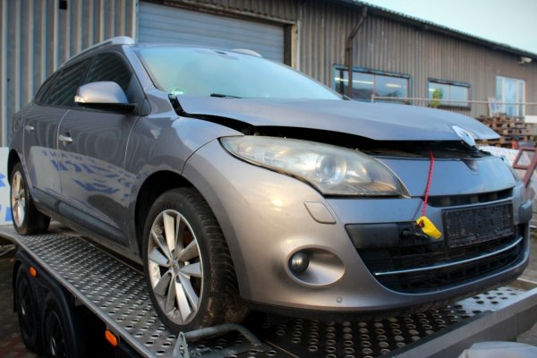Mechanizm wycieraczek + silniczek Renault Megane III 2009 (2008-2012) Kombi 